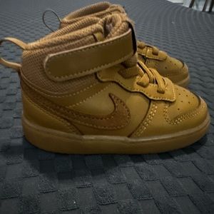 Nike court borough sneakers size 7c